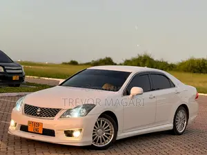 Toyota Crown 2011 White