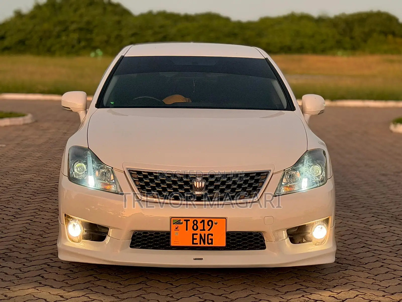 Toyota Crown 2011 White