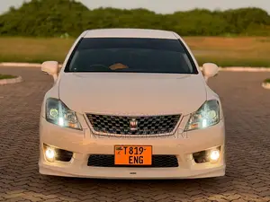 Toyota Crown 2011 White
