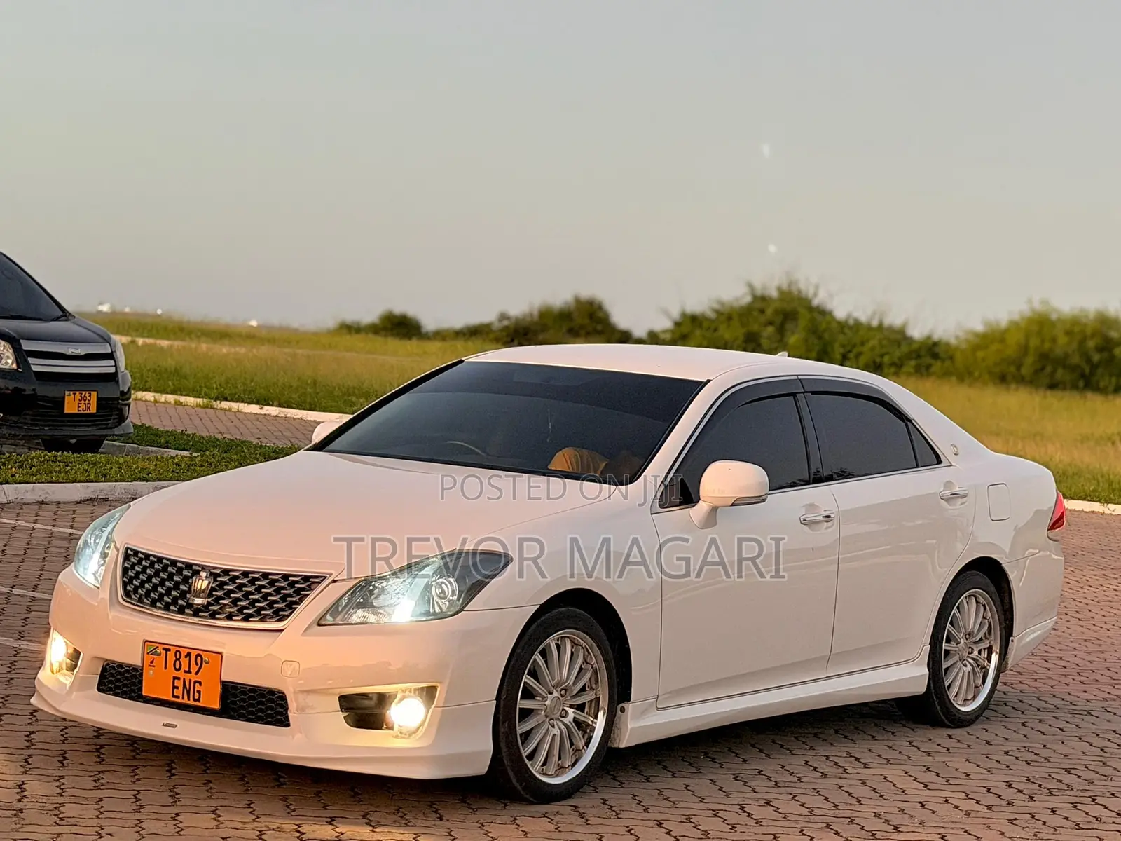 Toyota Crown 2011 White