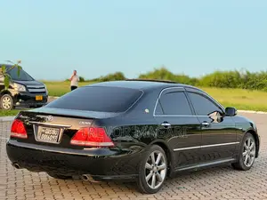 Toyota Crown Royale 2005 Black