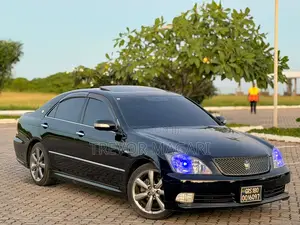Toyota Crown Royale 2005 Black