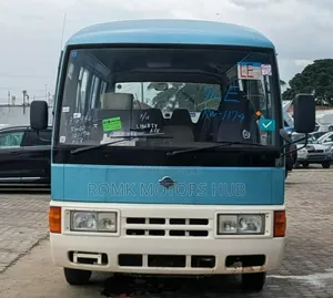 Nissan Civilian 1995