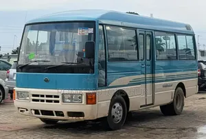 Nissan Civilian 1995