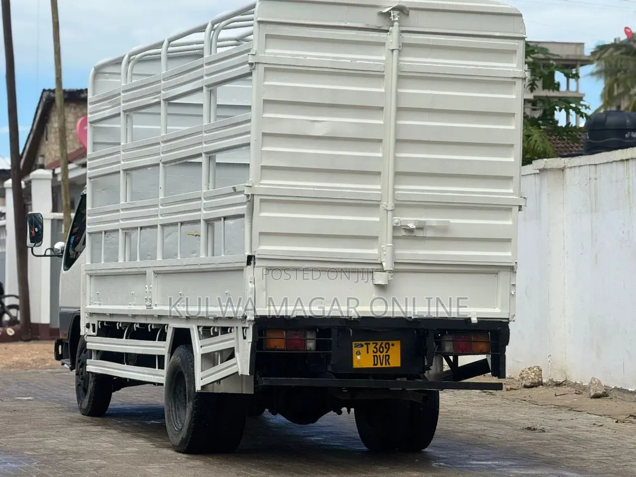 Mitsubishi Canter 1998 White