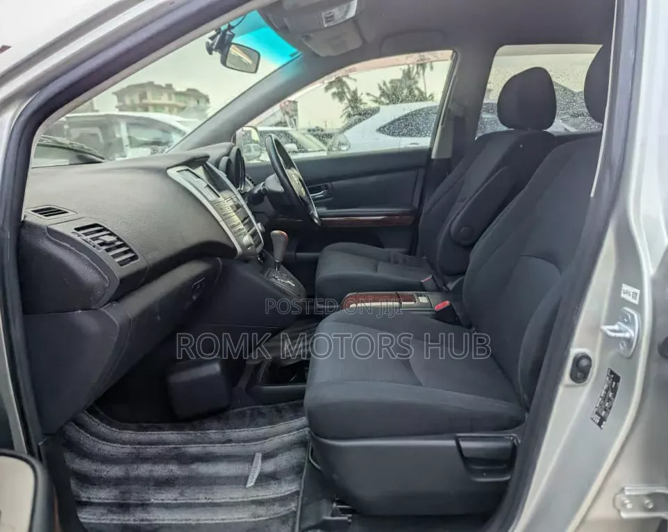 Toyota Harrier 2004 Silver