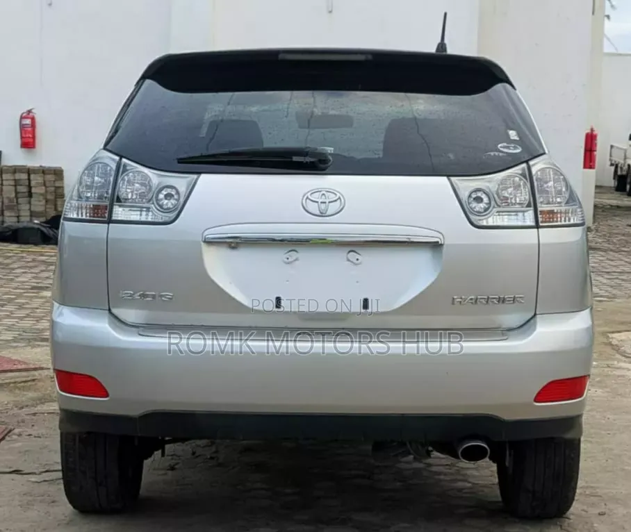 Toyota Harrier 2004 Silver