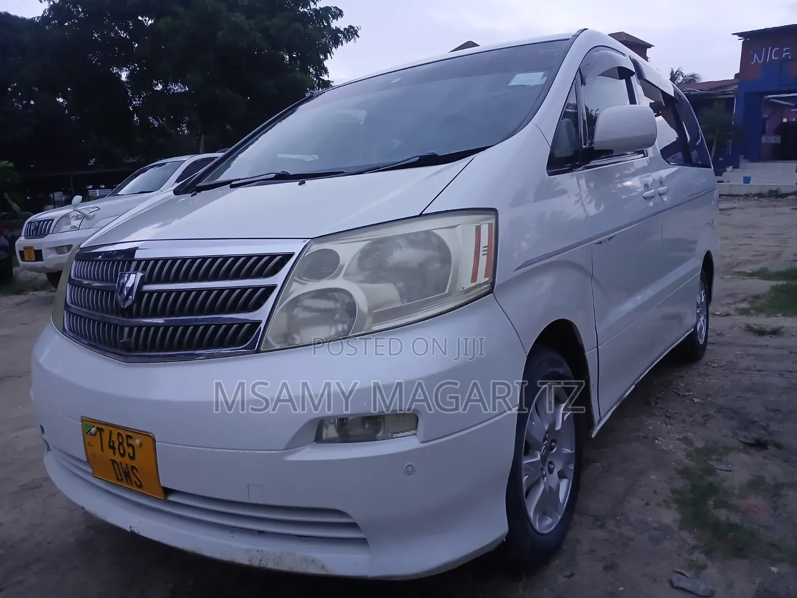 Toyota Alphard 2.4 Petrol FWD 2005 White
