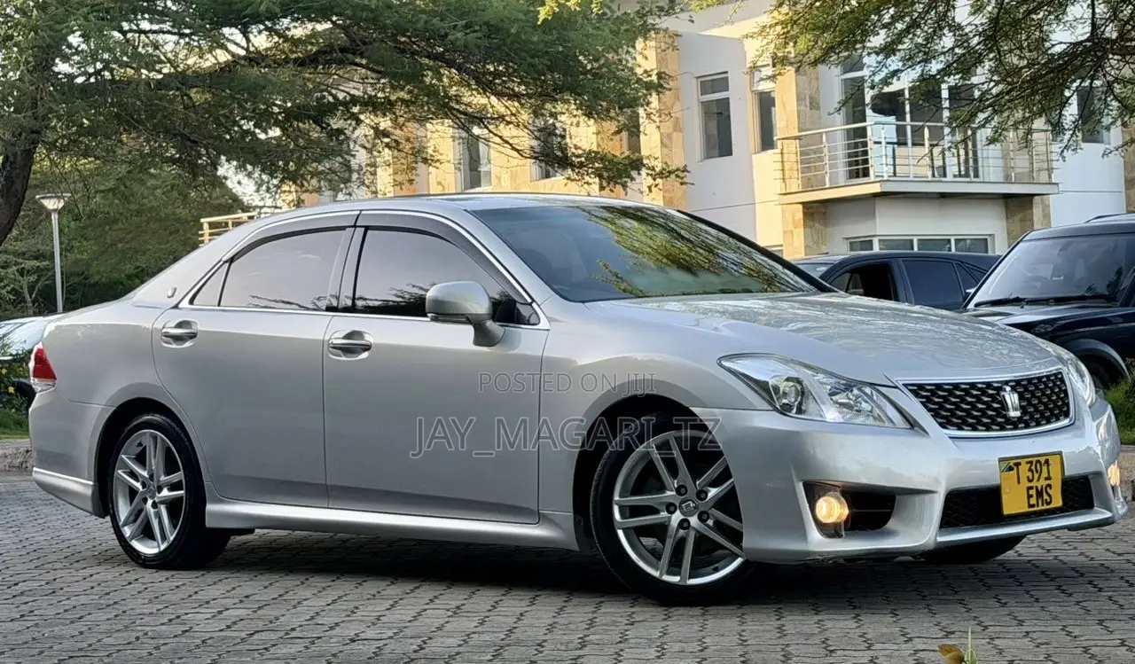 Toyota Crown 2011 Silver