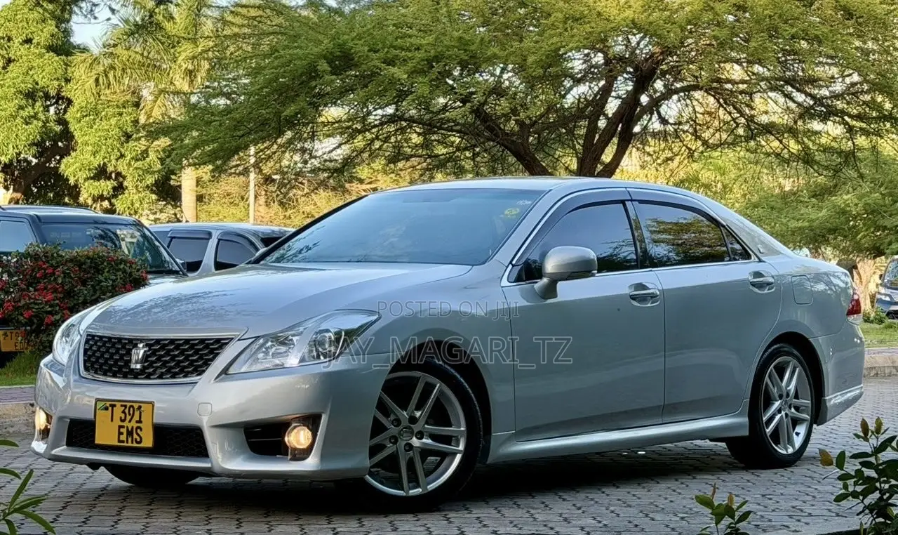 Toyota Crown 2011 Silver