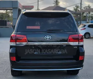 Toyota Land Cruiser 5.7 V8 EXR 2019 Black