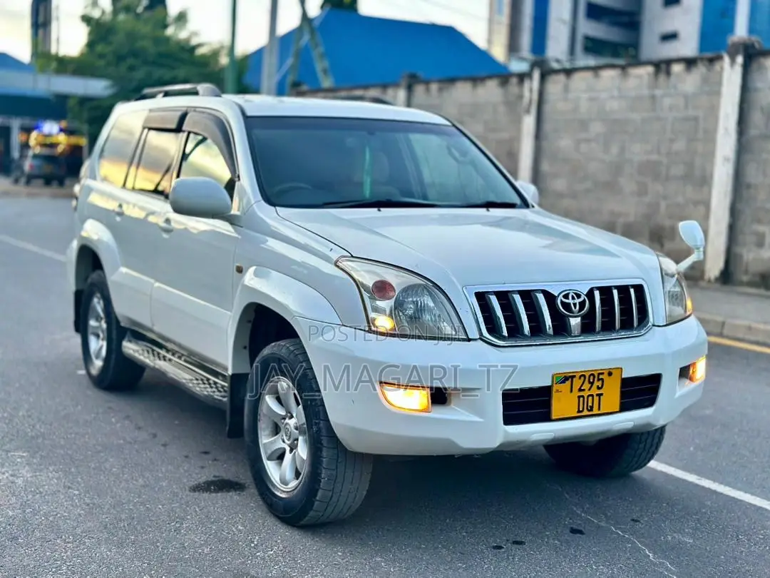 Toyota Land Cruiser Prado 2006 White