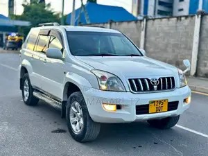 Toyota Land Cruiser Prado 2006 White