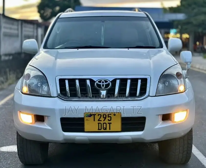 Toyota Land Cruiser Prado 2006 White