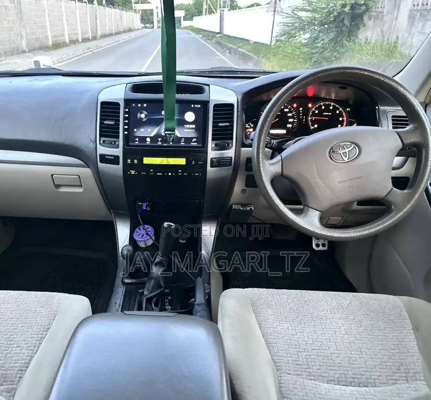 Toyota Land Cruiser Prado 2006 White