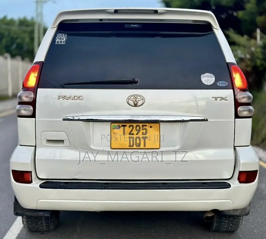 Toyota Land Cruiser Prado 2006 White