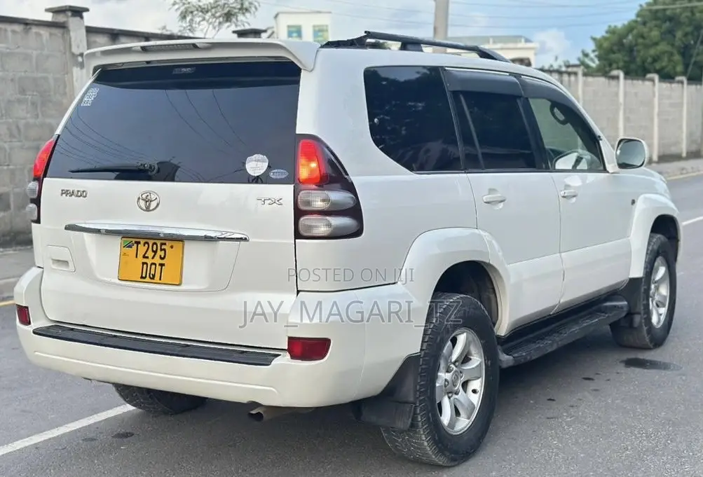 Toyota Land Cruiser Prado 2006 White