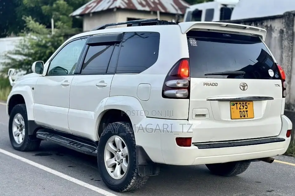 Toyota Land Cruiser Prado 2006 White