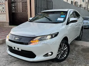 Toyota Harrier 2.0 2016 Gold