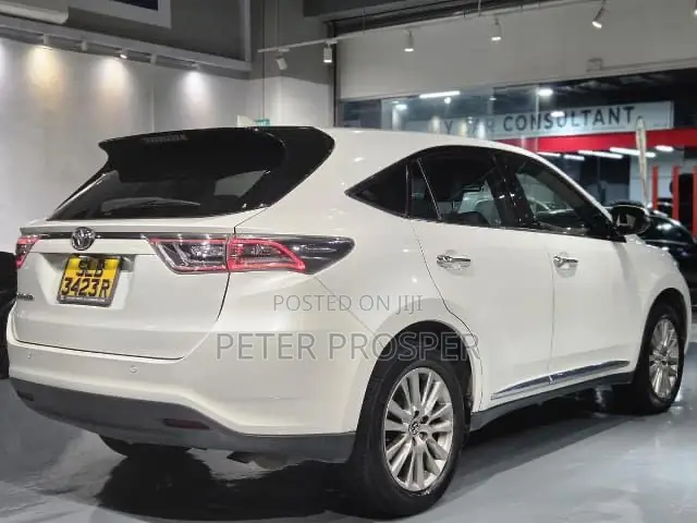 Toyota Harrier 2.0 2015 White