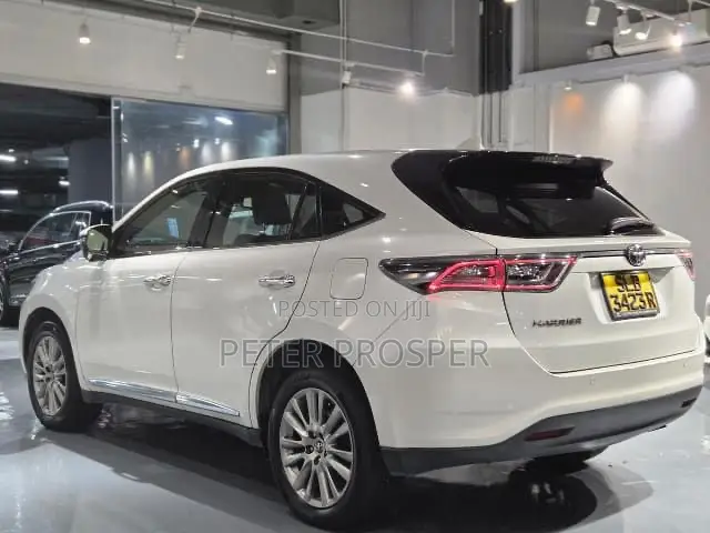 Toyota Harrier 2.0 2015 White