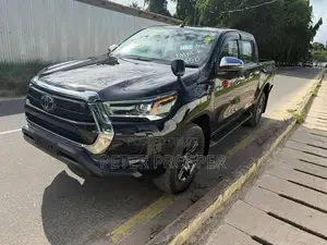 Toyota Hilux 2022 Black