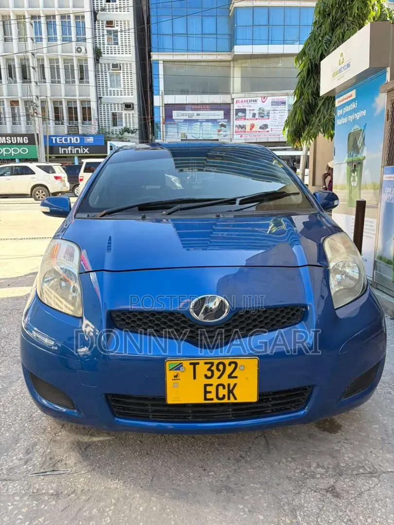 Toyota Vitz 2009 Blue