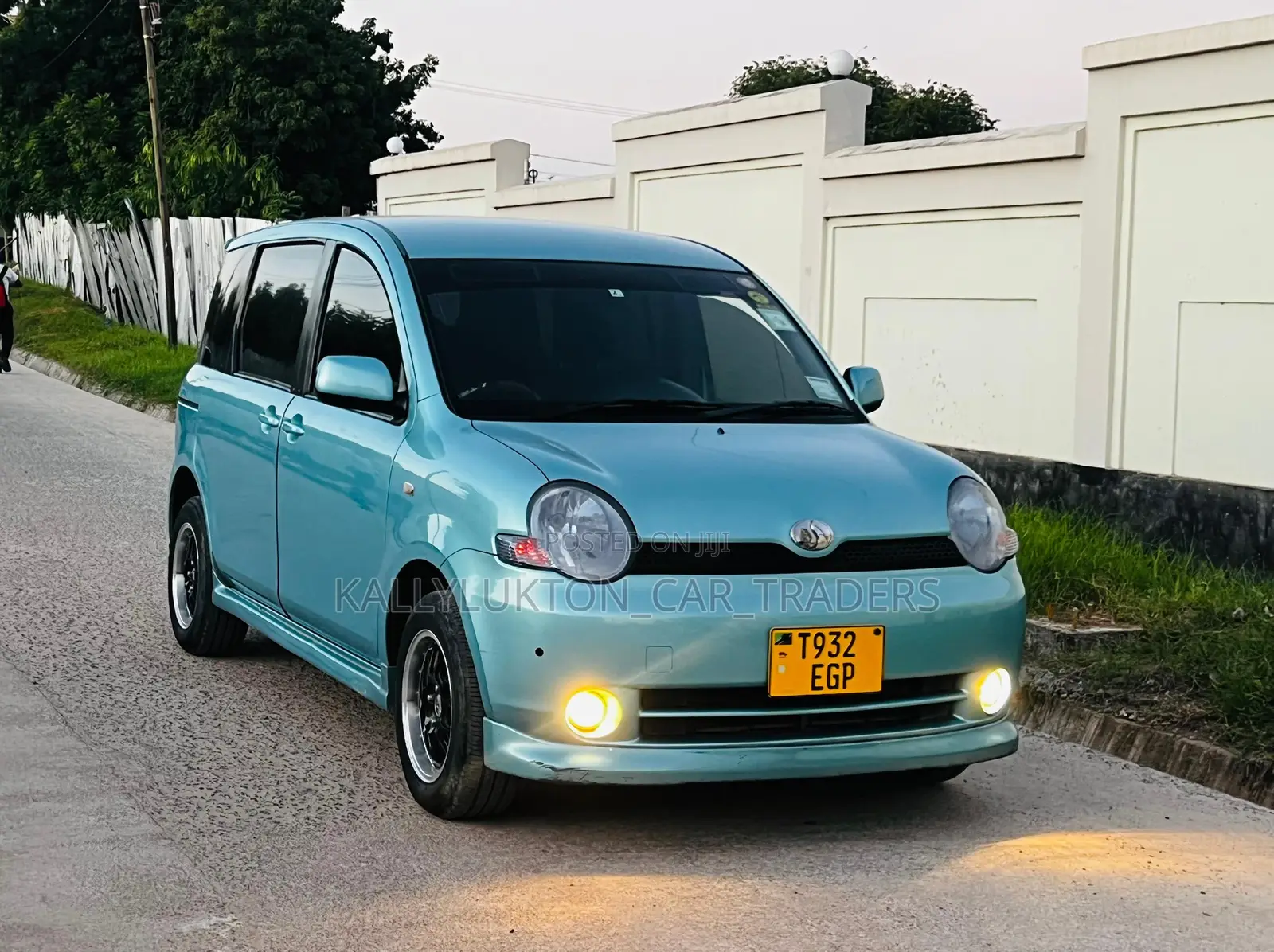 Toyota Sienta 2006 Blue