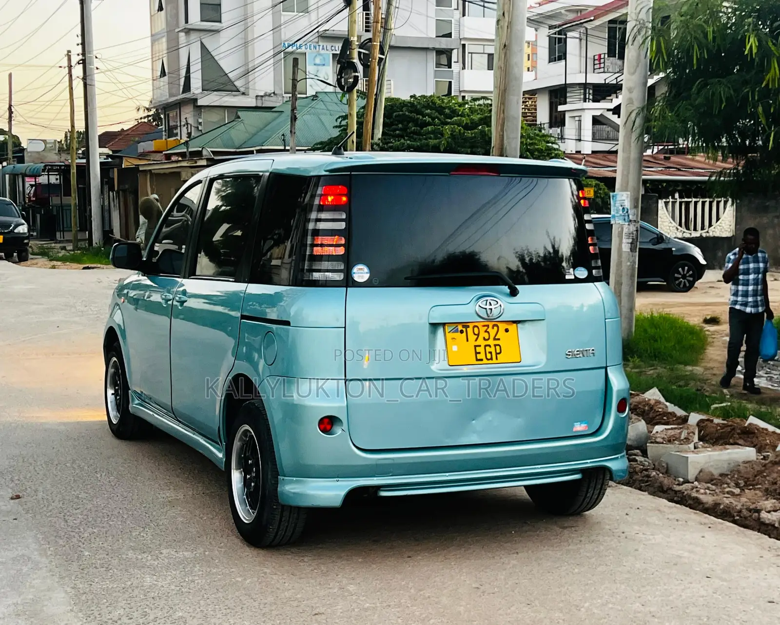 Toyota Sienta 2006 Blue