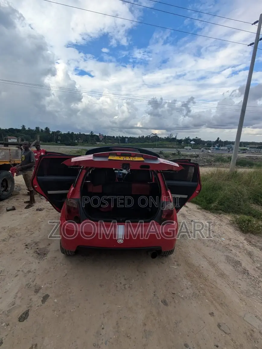 Toyota IST 2003 Red