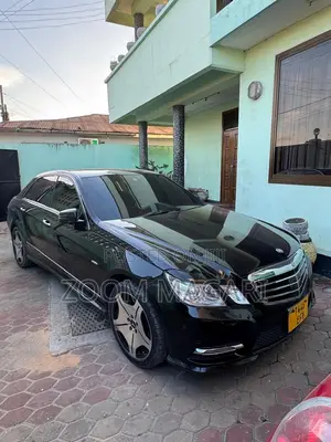 Mercedes-Benz E250 2011 Black