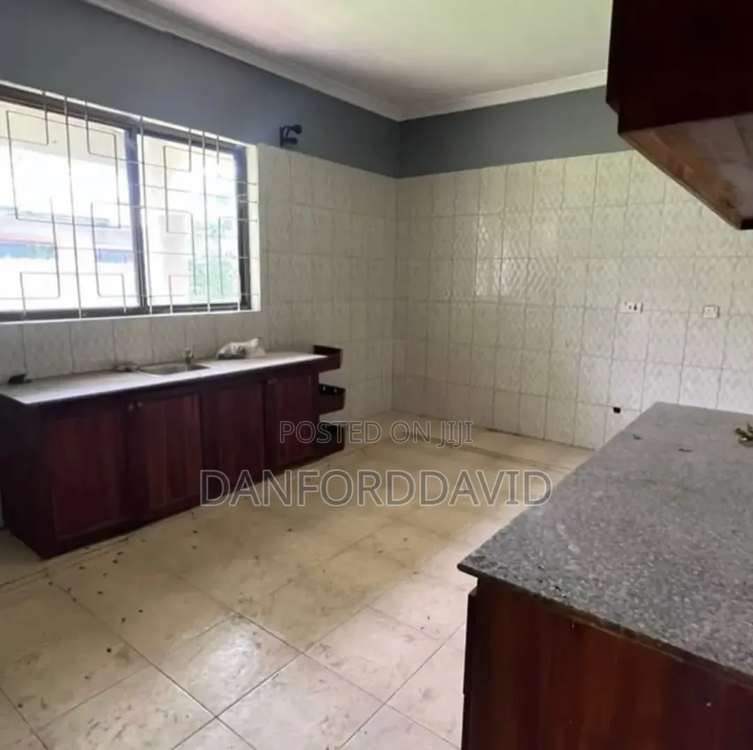 3bdrm House in Kahwa Real Estate, Bunju for sale