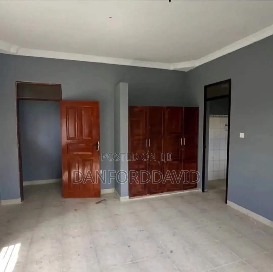 3bdrm House in Kahwa Real Estate, Bunju for sale