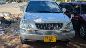 Toyota Harrier 2004 White
