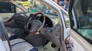 Toyota Harrier 2004 White