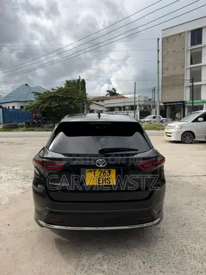 Toyota Harrier 2.0 2015 Black
