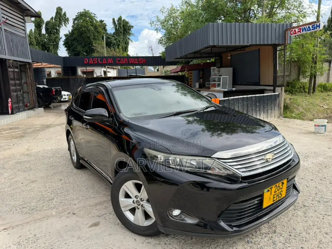 Toyota Harrier 2.0 2015 Black