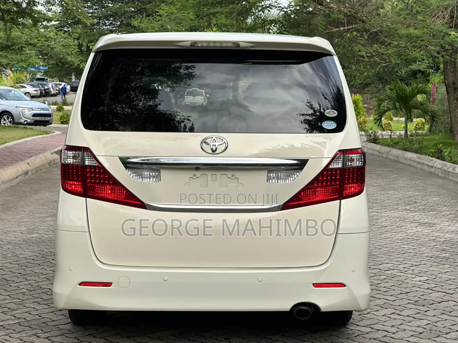 Toyota Alphard 2010 White