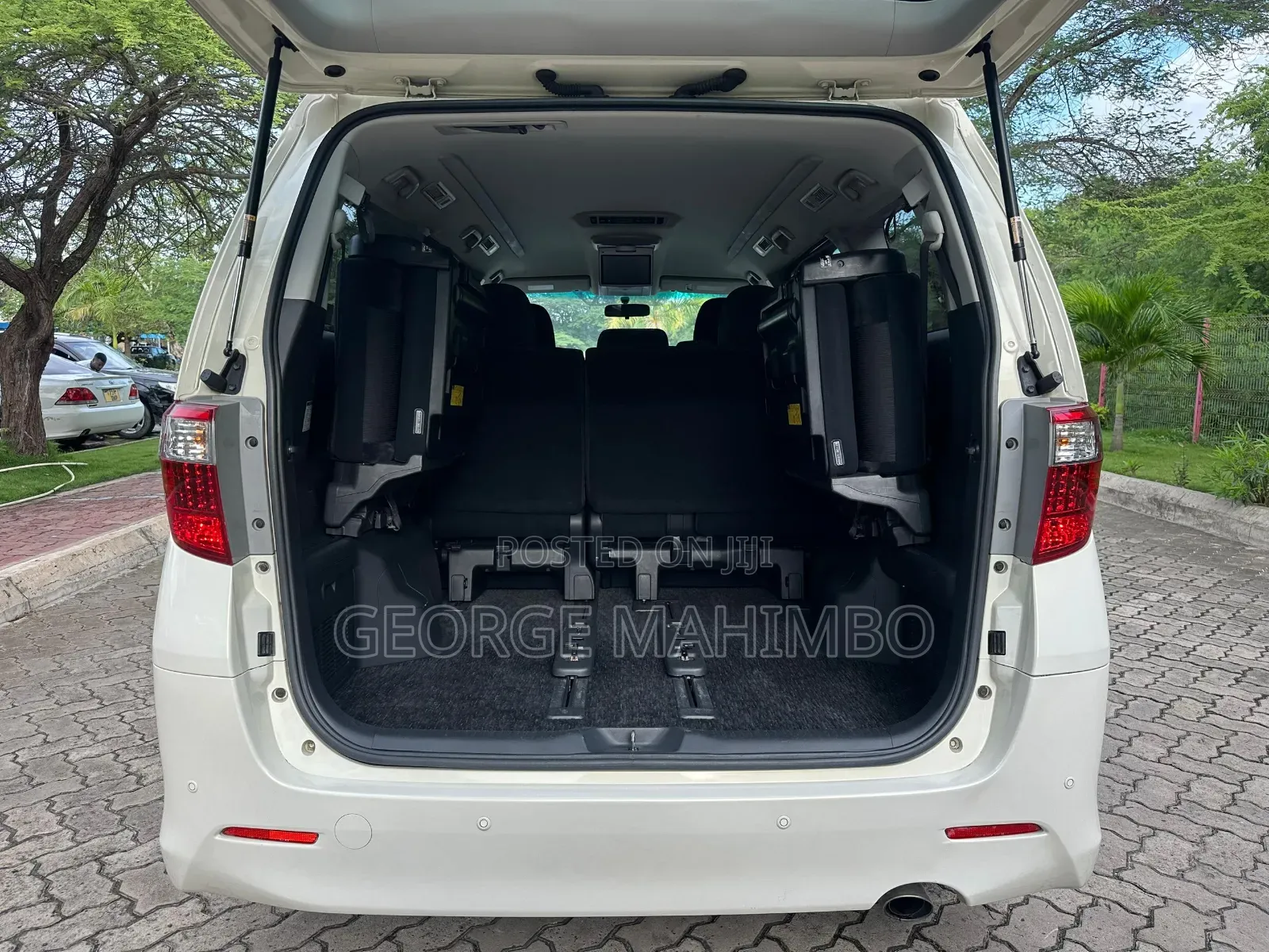 Toyota Alphard 2010 White