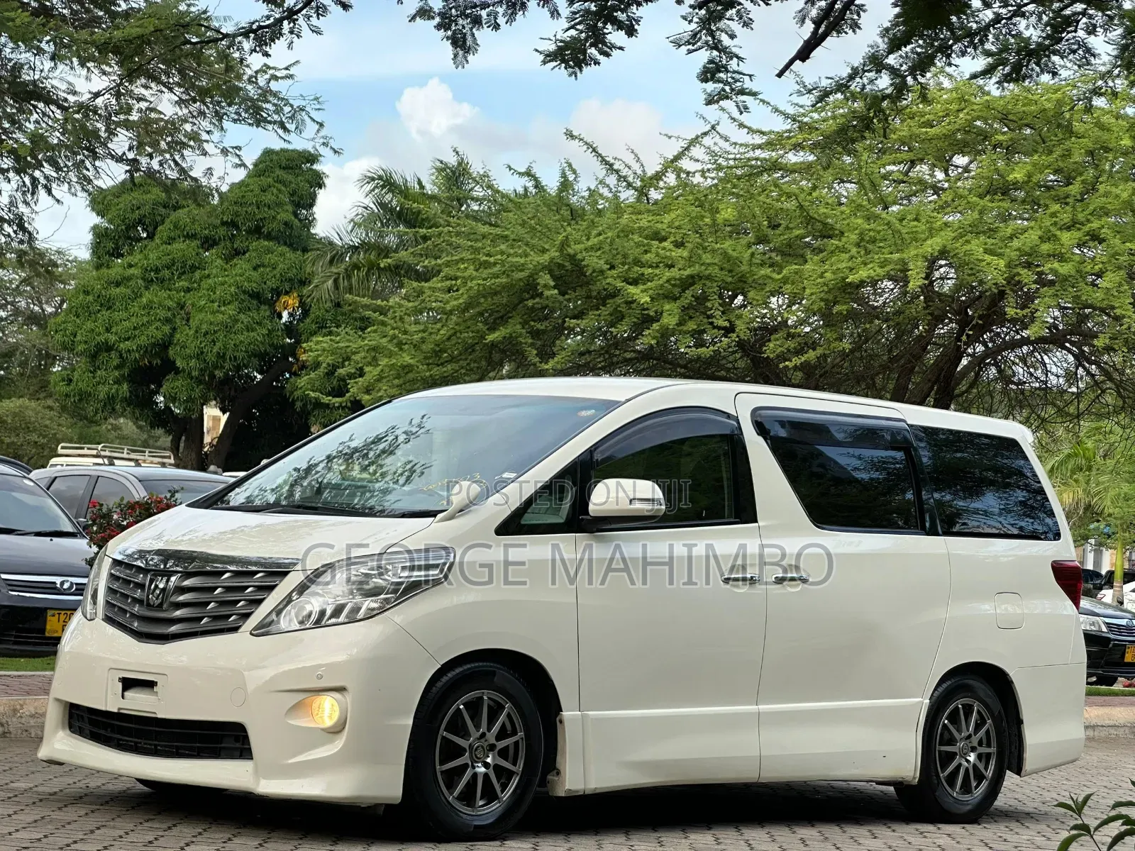 Toyota Alphard 2010 White