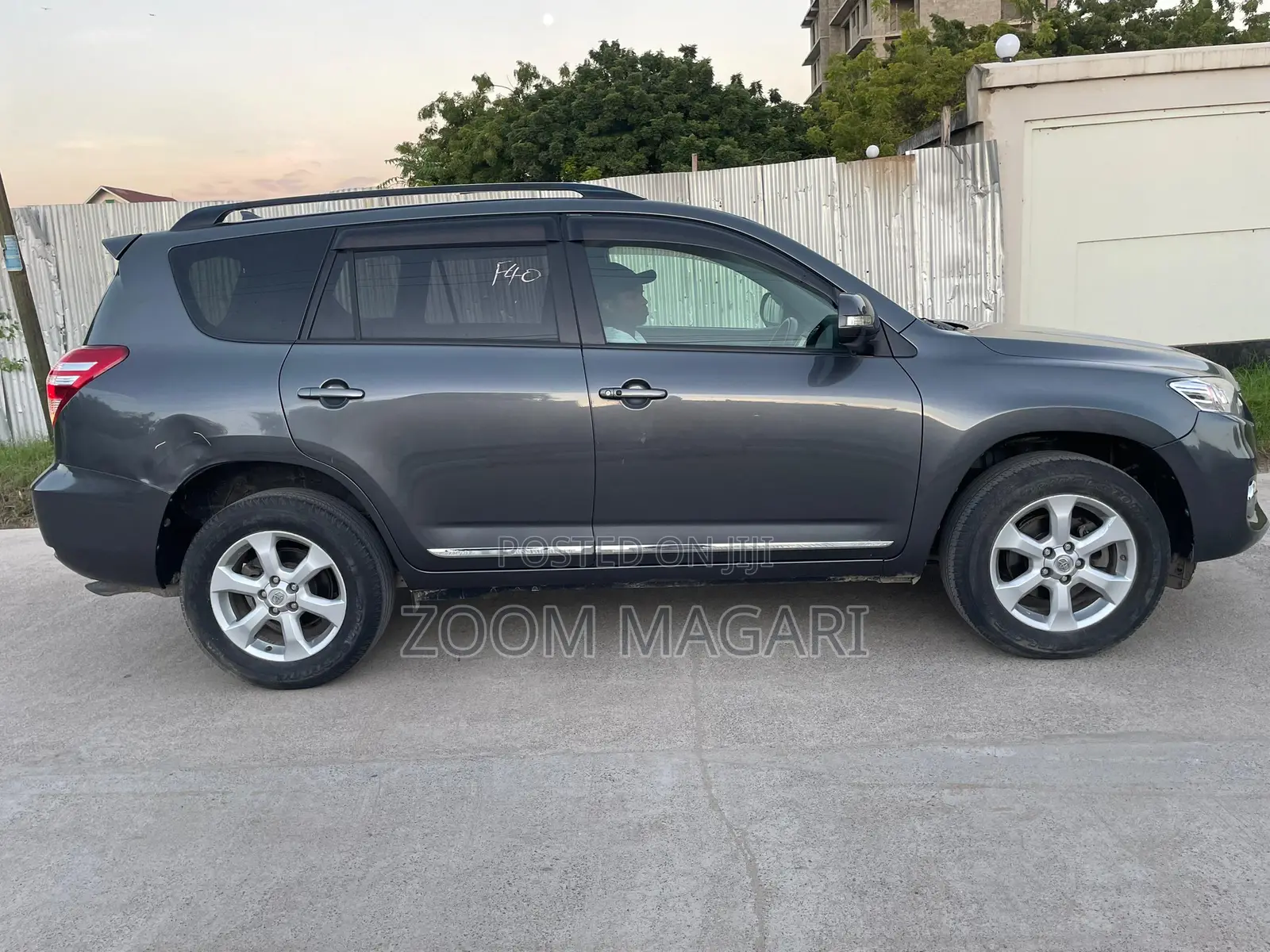 Toyota Vanguard 2012 Gray