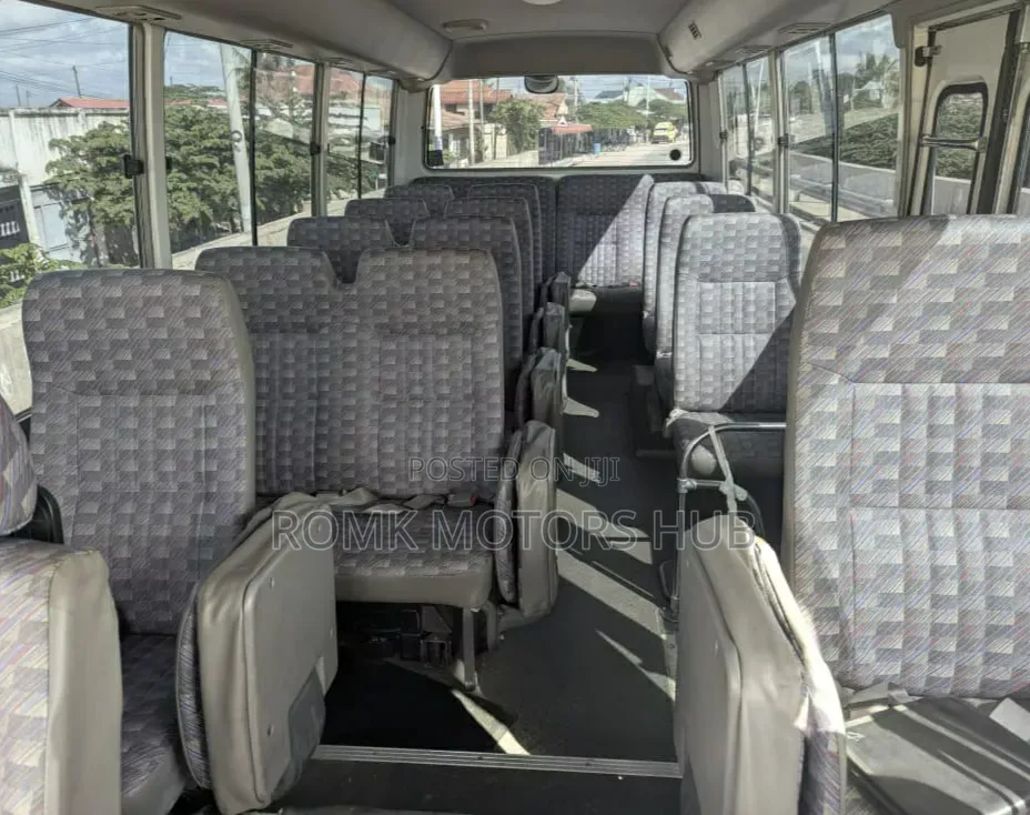 Nissan Civilian 2002