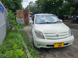 Toyota IST 2007 White