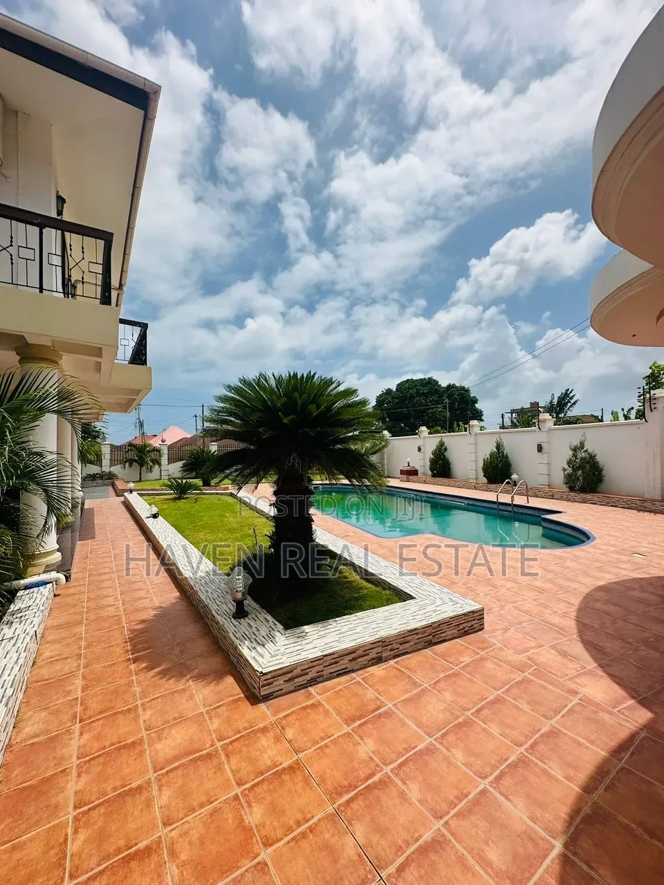 5bdrm House in Mbezi Beach for sale