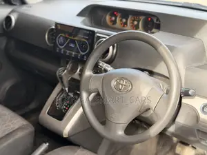 Toyota Corolla Rumion Hatchback 1.8 AWD 2010