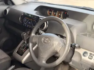 Toyota Corolla Rumion Hatchback 1.8 AWD 2010