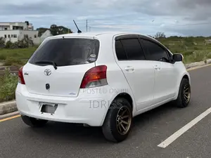 Toyota Vitz 2010 White