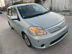 Toyota Raum 2008 Green