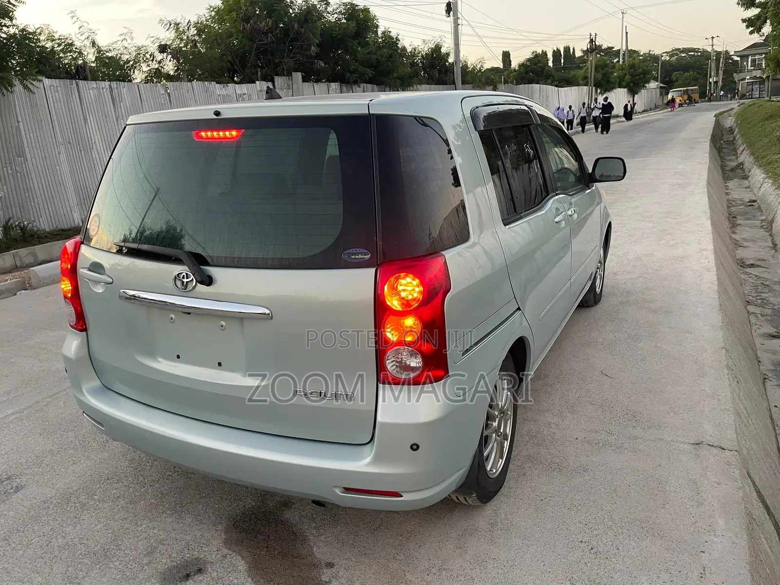 Toyota Raum 2008 Green