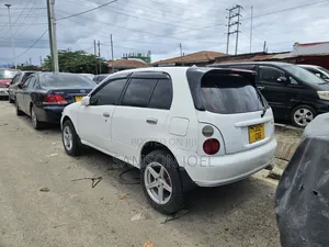 Toyota Starlet 2000 White